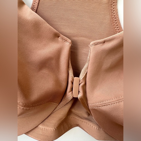 GLAMORISE - Front Closure Smoothing Wonder Wire Bra - Nude/Cappuccino 44DD - Picture 8 of 11